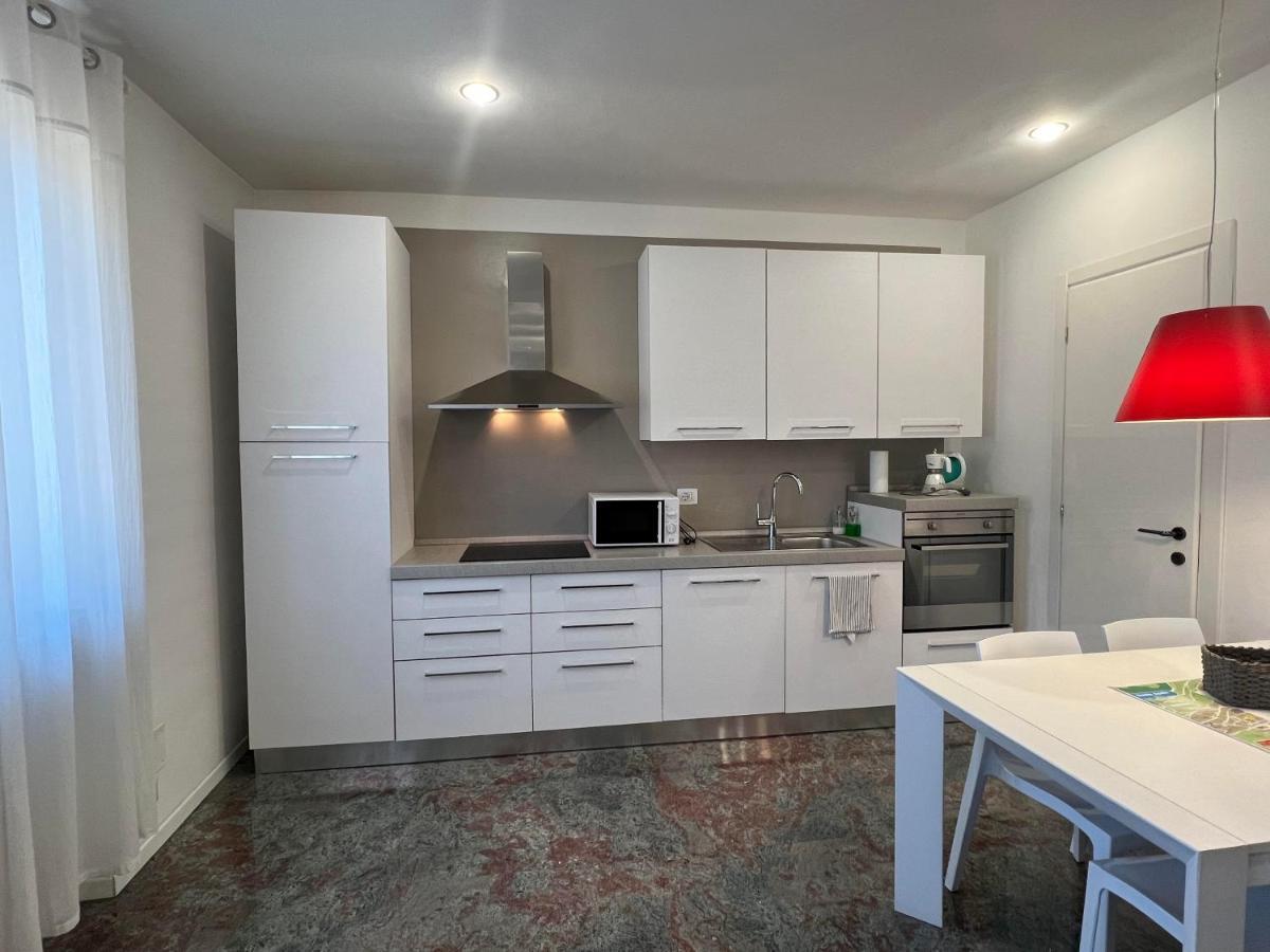 Ferienwohnung Un Nido Nel Centro Storico Con Garage Aosta Exterior foto