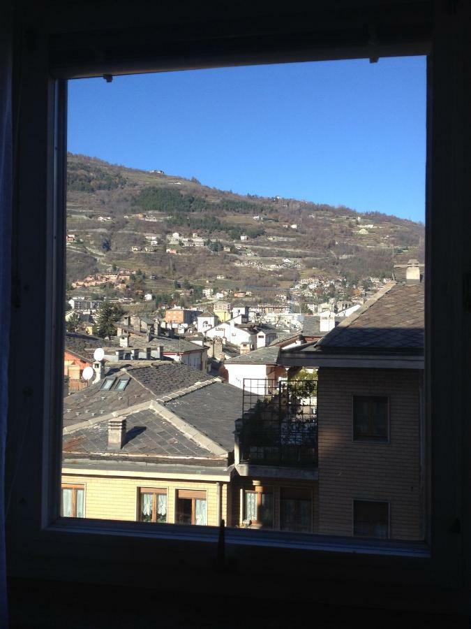 Ferienwohnung Un Nido Nel Centro Storico Con Garage Aosta Exterior foto